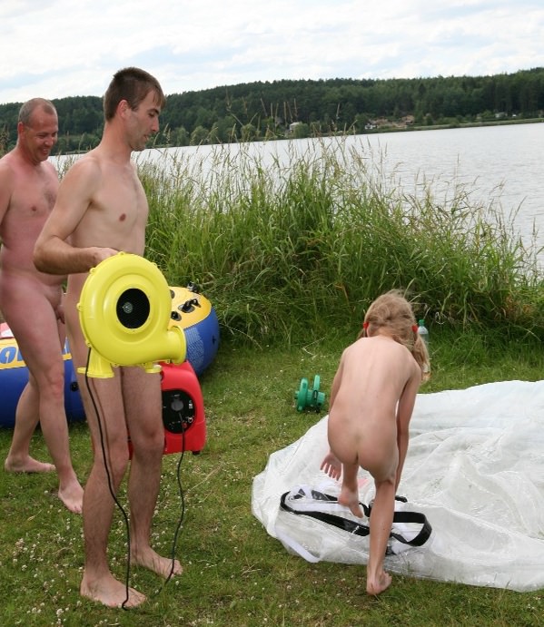 FKK in der natur foto (set 34) FKK in der natur foto (set 34)